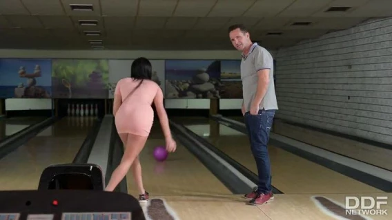 Hands On Hardcore | Nataly Gold, Anissa Kate - Girls At The Bowling Alley Do Some Good Ball-polishing (Anissa Kate, Nataly Gold)