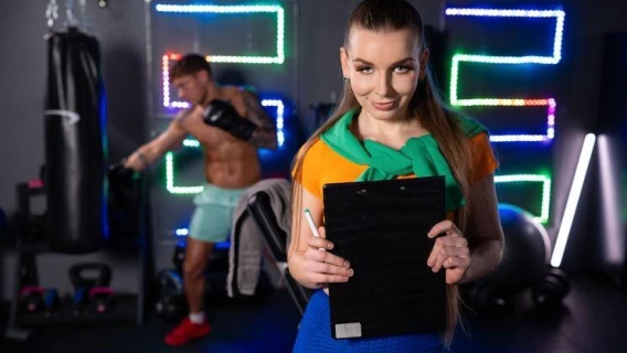 Fitness Rooms | Squirting On Fit Guy's Big Cock (Liam Salvatore, Arina Shy)