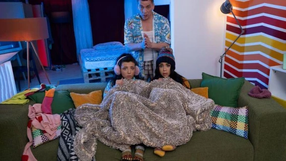 Fake Hostel | Girls In Heat (Steve Q, Mini MitziX, Black Angel)