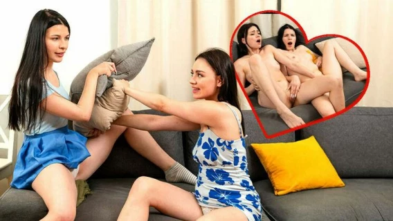 Club Sweethearts | Between Pages And Pillows (Eva Murkovski, Cherry Wise)