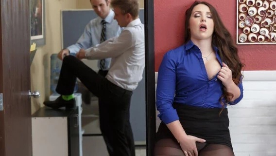 Brazzers | Chief Executive Whore (Danny D, Lola Foxx)