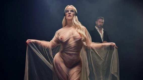 Deeper | Worth (Manuel Ferrara, Vic Marie)