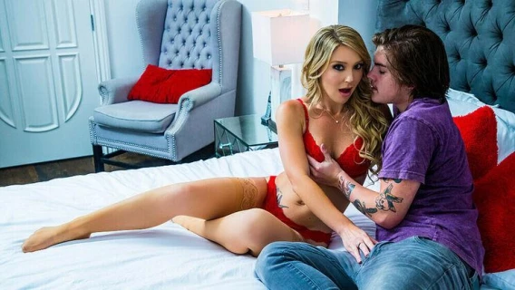 My Friend's Hot Mom | Blonde MILF Laura Bentley Thanks Son's Friend By Riding His Cock (Tyler Cruise, Laura Bentley)